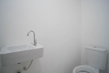 Casa à venda com 104m², 2 quartos e 2 vagasBanheiro Social