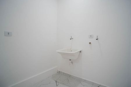 Casa à venda com 104m², 2 quartos e 2 vagasBanheiro Social