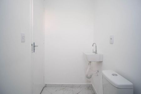 Casa à venda com 104m², 2 quartos e 2 vagasBanheiro do Quarto 1