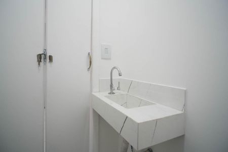 Casa à venda com 104m², 2 quartos e 2 vagasBanheiro Social 2