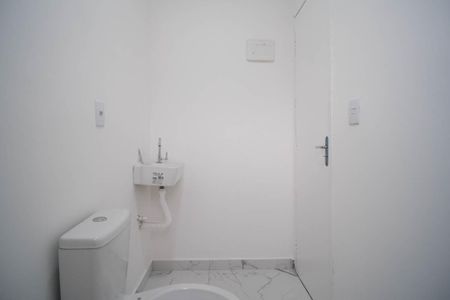 Casa à venda com 104m², 2 quartos e 2 vagasBanheiro do Quarto 2