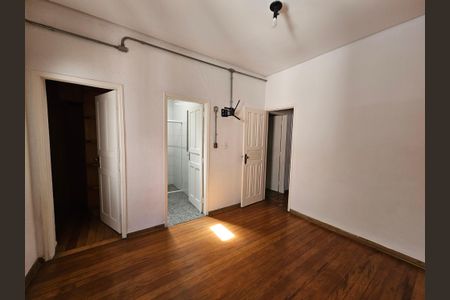 Casa à venda com 180m², 3 quartos e 2 vagasSuíte