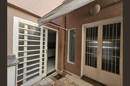 Casa à venda com 180m², 3 quartos e 2 vagasChurrasqueira