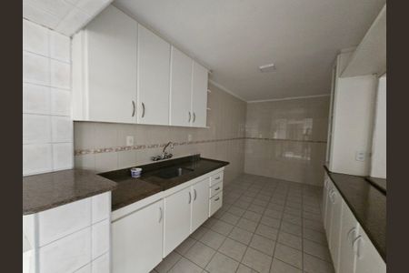 Casa à venda com 180m², 3 quartos e 2 vagasCozinha