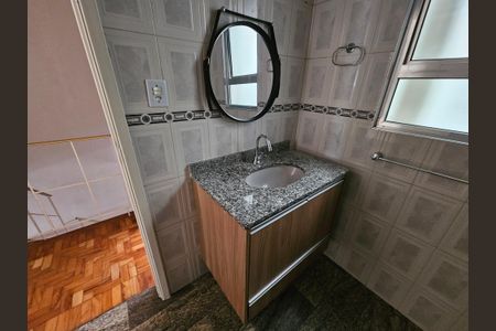 Casa à venda com 180m², 3 quartos e 2 vagasBanheiro