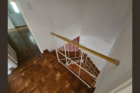 Casa à venda com 180m², 3 quartos e 2 vagasCorredor