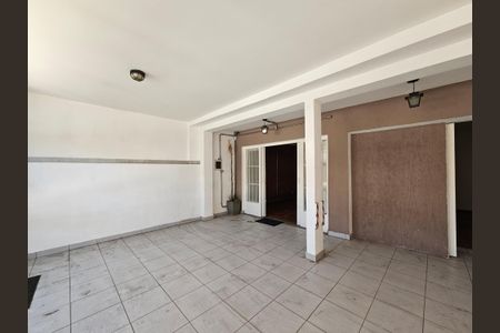 Casa à venda com 180m², 3 quartos e 2 vagasGaragem