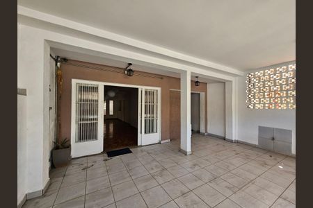 Casa à venda com 180m², 3 quartos e 2 vagasGaragem