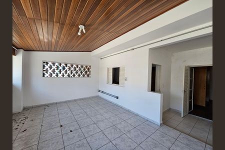 Casa à venda com 180m², 3 quartos e 2 vagasVaranda