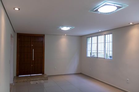 Casa à venda com 220m², 4 quartos e 5 vagasSala 1