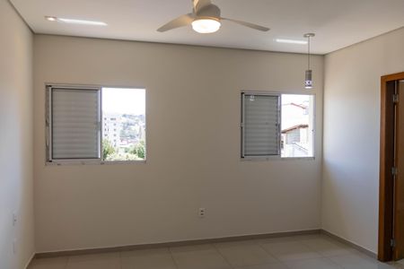 Casa à venda com 220m², 4 quartos e 5 vagasSuíte 1