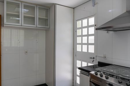 Casa à venda com 220m², 4 quartos e 5 vagasCozinha