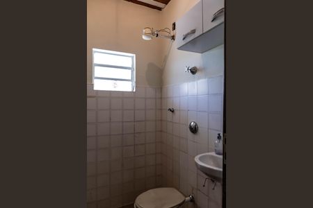 Casa à venda com 220m², 4 quartos e 5 vagasBanheiro de serviço