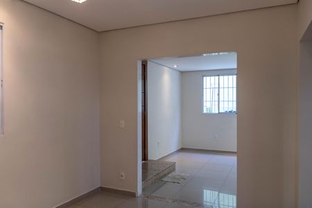 Casa à venda com 220m², 4 quartos e 5 vagasSala 2
