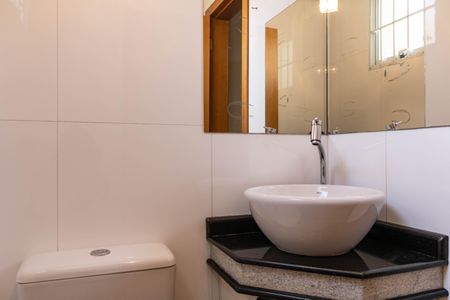 Casa à venda com 220m², 4 quartos e 5 vagasLavabo