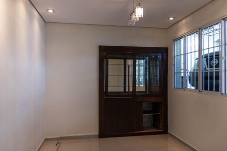 Casa à venda com 220m², 4 quartos e 5 vagasSala 2