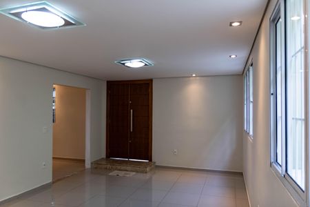 Casa à venda com 220m², 4 quartos e 5 vagasSala 1