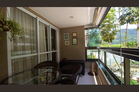 Apartamento à venda com 70m², 2 quartos e 1 vaga Apartamento à venda com 70m², 2 quartos e 1 vagaVaranda Sala