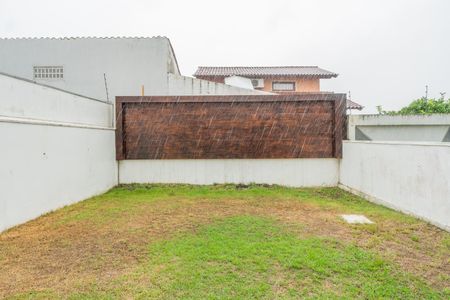 Casa de condomínio à venda com 196m², 3 quartos e 4 vagas Casa de condomínio à venda com 196m², 3 quartos e 4 vagasQuintal