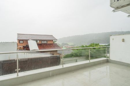 Casa de condomínio à venda com 196m², 3 quartos e 4 vagas Casa de condomínio à venda com 196m², 3 quartos e 4 vagasVaranda do Quarto 1 e 2