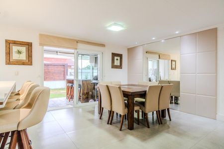 Casa de condomínio à venda com 196m², 3 quartos e 4 vagas Casa de condomínio à venda com 196m², 3 quartos e 4 vagasSala