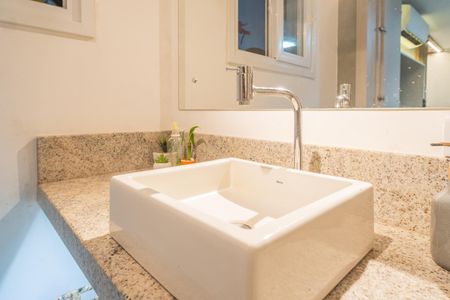 Casa de condomínio à venda com 196m², 3 quartos e 4 vagas Casa de condomínio à venda com 196m², 3 quartos e 4 vagasLavabo da sala