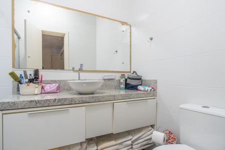 Casa de condomínio à venda com 196m², 3 quartos e 4 vagas Casa de condomínio à venda com 196m², 3 quartos e 4 vagasBanheiro da Suíte