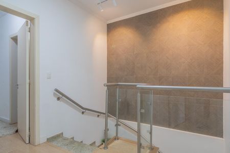 Casa de condomínio à venda com 196m², 3 quartos e 4 vagas Casa de condomínio à venda com 196m², 3 quartos e 4 vagasCorredor