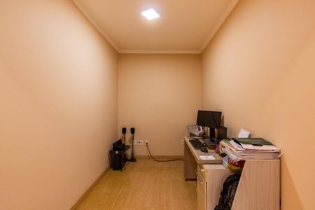 Casa para alugar com 114m², 2 quartos e 2 vagasEscritório