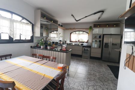 Casa à venda com 450m², 4 quartos e 4 vagasCozinha