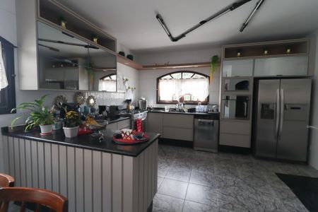 Casa à venda com 450m², 4 quartos e 4 vagasCozinha