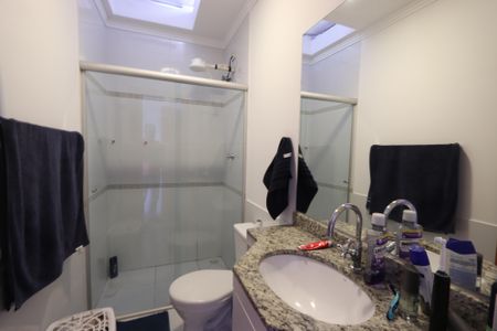 Casa à venda com 197m², 3 quartos e 4 vagasBanheiro da Suíte 2