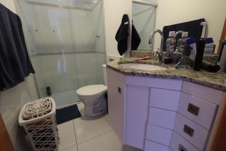 Casa à venda com 197m², 3 quartos e 4 vagasBanheiro da Suíte 2