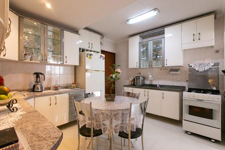 Apartamento à venda com 86m², 3 quartos e 2 vagasCozinha