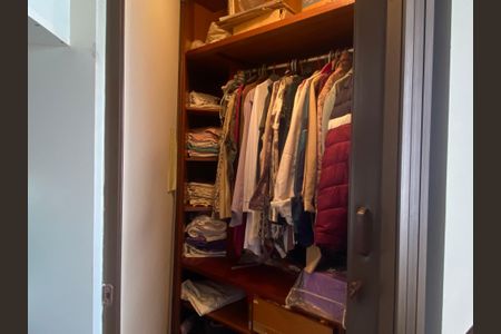 Apartamento à venda com 75m², 3 quartos e 2 vagasCloset da suíte
