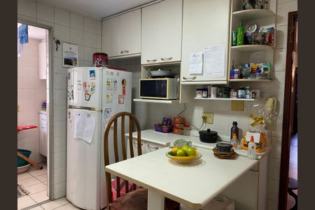 Apartamento à venda com 75m², 3 quartos e 2 vagasCozinha
