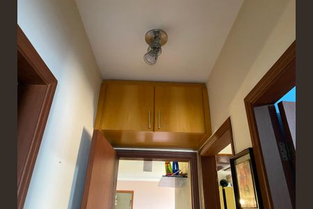 Apartamento à venda com 75m², 3 quartos e 2 vagasArmário corredor