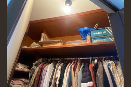 Apartamento à venda com 75m², 3 quartos e 2 vagasCloset da suíte