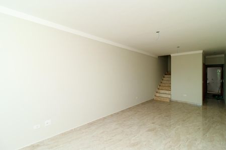 Casa à venda com 150m², 2 quartos e 2 vagasSala