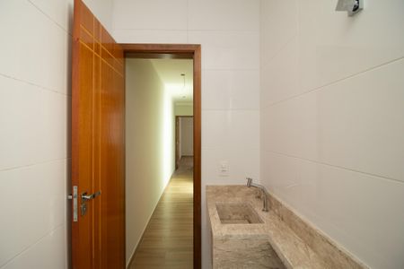 Casa à venda com 120m², 3 quartos e 2 vagasBanheiro 2