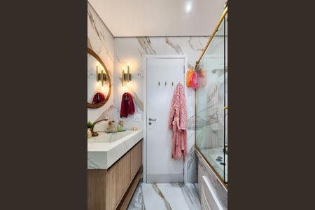 Apartamento à venda com 127m², 3 quartos e 2 vagas Apartamento à venda com 127m², 3 quartos e 2 vagasBanheiro da Suíte 1