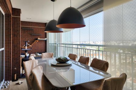 Apartamento à venda com 127m², 3 quartos e 2 vagas Apartamento à venda com 127m², 3 quartos e 2 vagasVaranda Gourmet