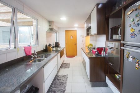 Apartamento à venda com 167m², 3 quartos e 3 vagasCozinha