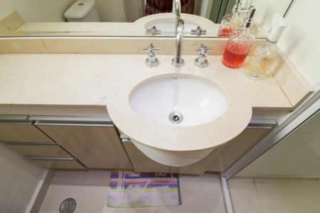 Apartamento à venda com 206m², 3 quartos e 4 vagasBanheiro da Suíte 1