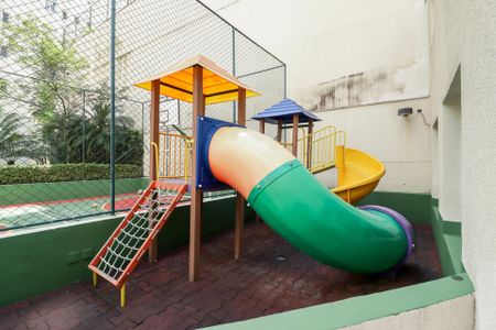 Apartamento à venda com 206m², 3 quartos e 4 vagasÁrea comum - Playground