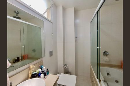 Apartamento à venda com 110m², 3 quartos e 1 vagaBanheiro Suíte 1