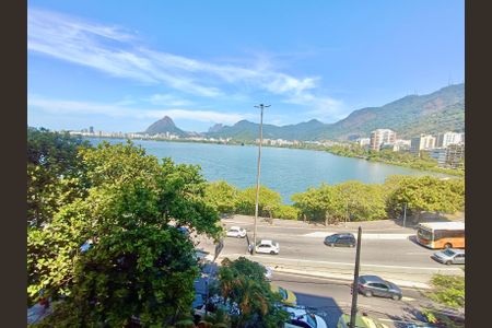 Apartamento à venda com 110m², 3 quartos e 1 vagaSala vista