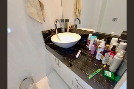 Apartamento à venda com 110m², 3 quartos e 1 vagaBanheiro Suíte 2