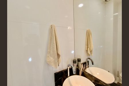 Apartamento à venda com 110m², 3 quartos e 1 vagaBanheiro Suíte 2