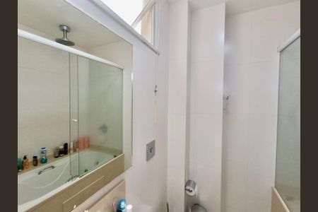 Apartamento à venda com 110m², 3 quartos e 1 vagaBanheiro Suíte 1